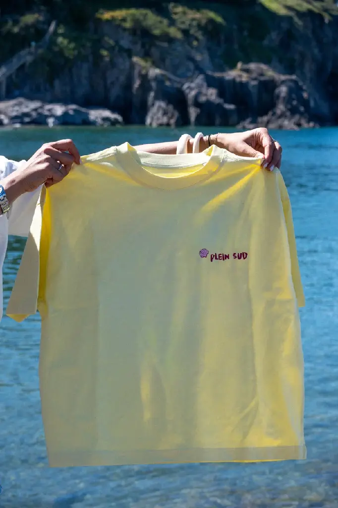 T-shirt_jaune_Vermeille_Coast.webp