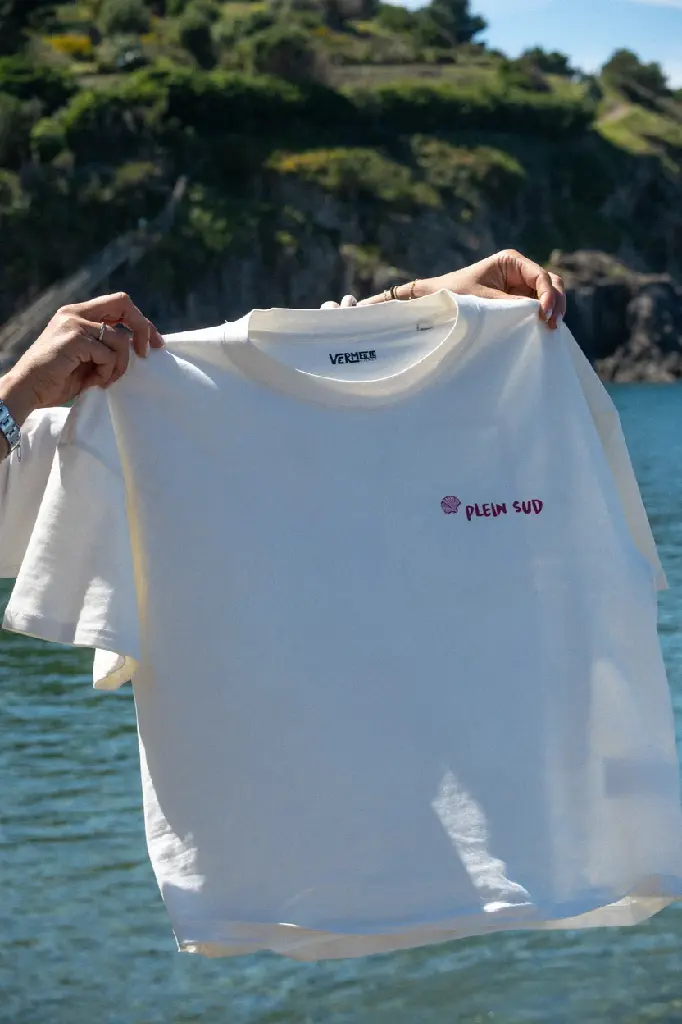 T-shirt_ivoire_Plein_Sud_Vermeille_Coast.webp