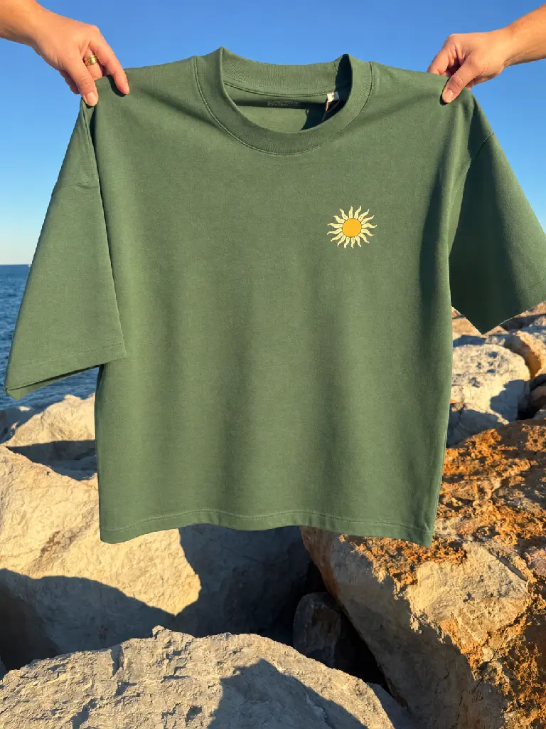 Tee shirt sun vermeille coast vert vue face 2.webp